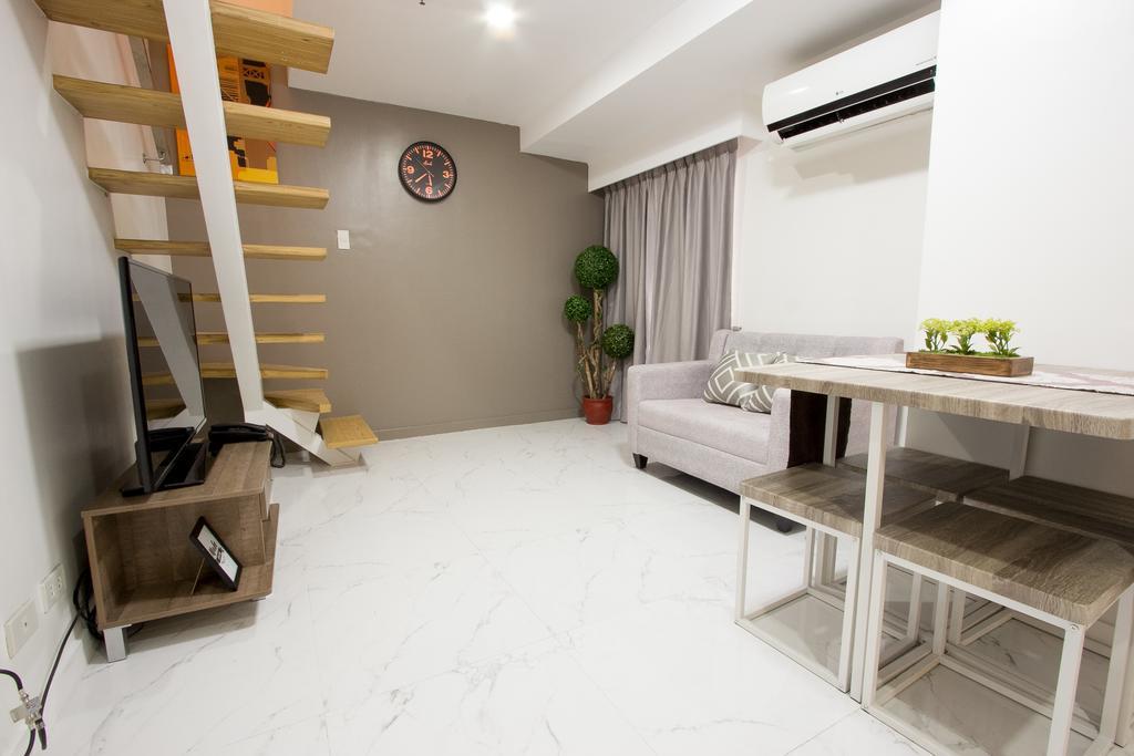 Oasis Regency @ Fort Victoria Bgc Taguig Exterior photo