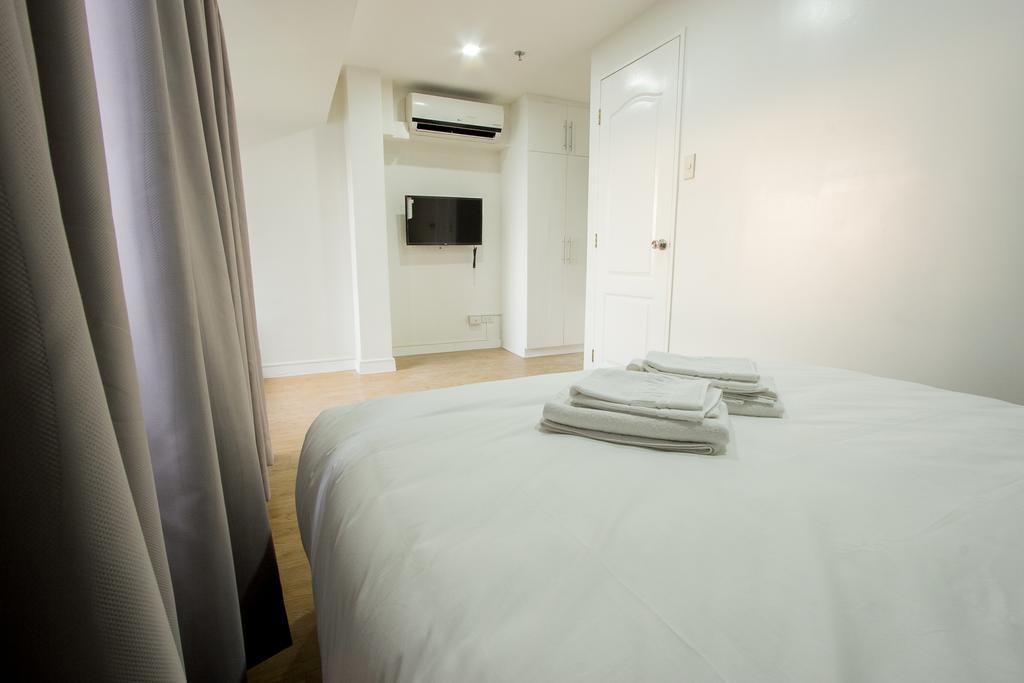 Oasis Regency @ Fort Victoria Bgc Taguig Exterior photo