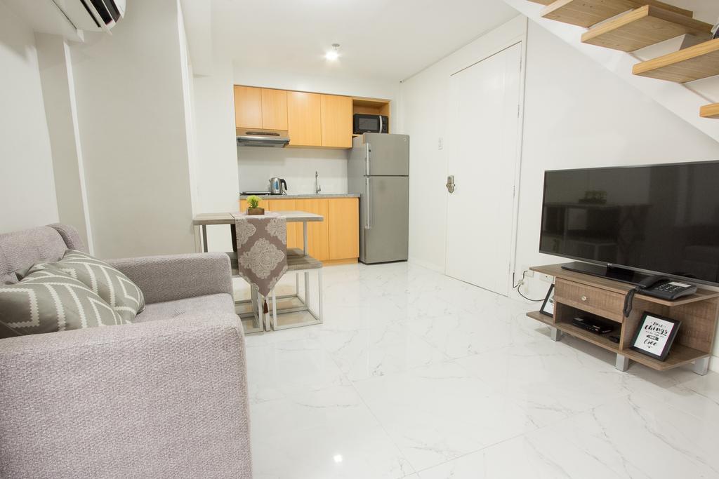 Oasis Regency @ Fort Victoria Bgc Taguig Exterior photo