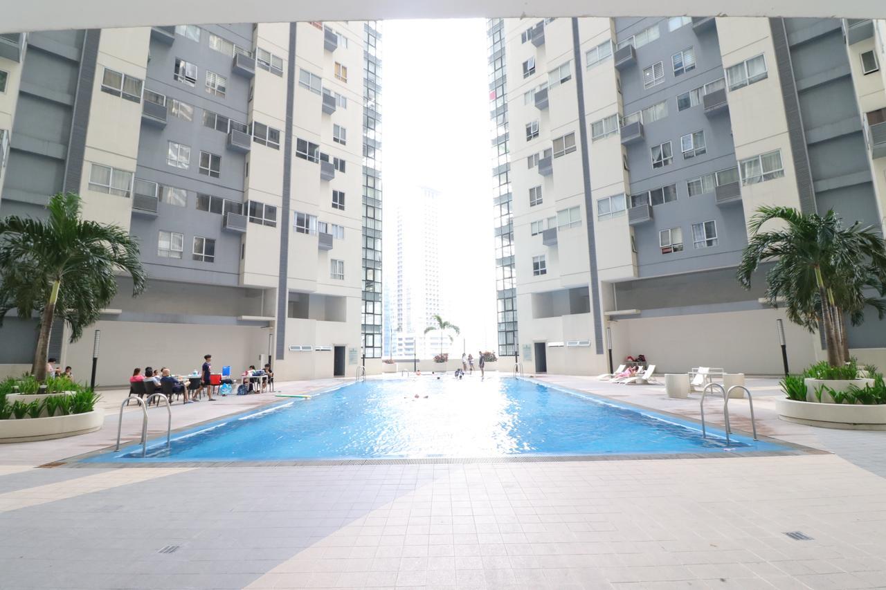 Oasis Regency @ Fort Victoria Bgc Taguig Exterior photo